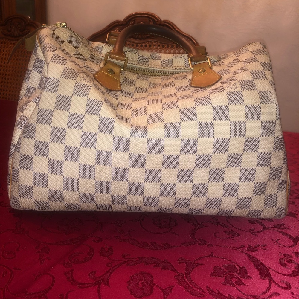 Louis Vuitton Speedy. Good condition.